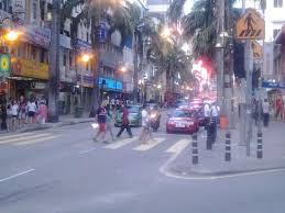 Plus de 3 500 000 voyageurs. Jl Bukit Bintang Picture Of Low Yat Plaza Kuala Lumpur Tripadvisor