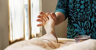 Foot Massage During Pregnancy Safety Benefits Risks And Tips