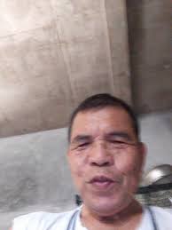 Thanks for letting me join the group! I have a HECK-TON of snake content,  however, I'll start with one of my favorites (my handsome Lampropeltis  nigrita, Hannibal). Also, Merry Yule everyone! Photo