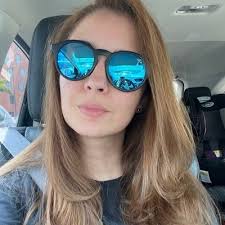 Silvia Burgos's Instagram, Twitter & Facebook