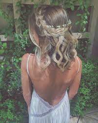 Braided Crown With Baby S Breath Flowers Gelin Sac Modelleri Son Moda Sac Modelleri Balo Saci