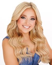 Abby Blanks's Instagram, Twitter & Facebook