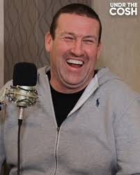 There's been a signing, but who is it, Chris Kamara?" 👀🤔 Drop your  guesses below, come back at 7️⃣pm to find out who it is...