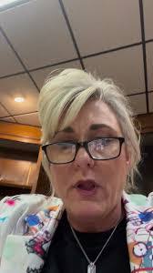 Deanna Putnam's Instagram, Twitter & Facebook