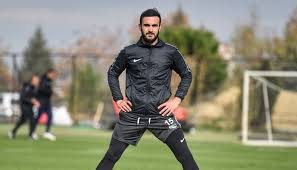 Ankara oyun havalarıyla adından söz ettiren ünlü şarkıcı oğuz yılmaz hakkında öldü iddiası gündemi sarstı. Oguz Yilmaz Icin Besiktas Ve Galatasaray Iddiasi