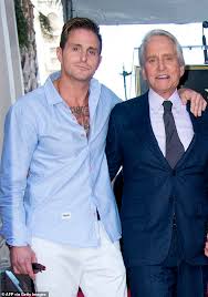 He has received numerous accolades, including two academy awards, five golden globe. Michael Douglas 76 Marks Anniversary Of Dad Kirk S Death Aktuelle Boulevard Nachrichten Und Fotogalerien Zu Stars Sternchen