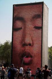 A fountain that spits