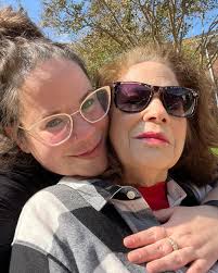 Hello Fans, If you're a huge fan of mine can I get a big YESS !!!!! I love  you All ❤️