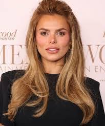 Reyna Douglas's Instagram, Twitter & Facebook