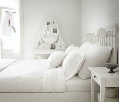 Ats4 provides maxis match custom content to download for the video game the sims 4, like decorative clutter, new pieces of furnitures, clothes for kids. Goodbye Color 25 Fabulous All White Rooms All White Room Bedroom Furniture White Rooms