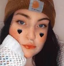 April Mounts's Instagram, Twitter & Facebook