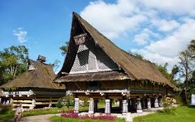 Ada juga jenis lain dari rumah balon dan mempunyai gaya arsitektur rumah masyarakat atau orang batak. Rumah Adat Sumatera Utara Gambar Dan Penjelasan Lengkap