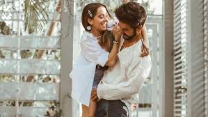 The singer is beautiful in the wedding dress. Evaluna Montaner Revelo El Por Que Camilo Le Dice La Pulga