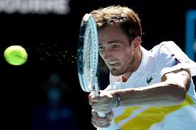 Russia's daniil medvedev lived up to novak djokovic's praise as the man to beat at the australian open as fourth seed medvedev served like a machine until broken in the third set, which revived. Jiaai9vftpwykm