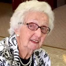 Garnet Giblin's Instagram, Twitter & Facebook