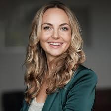 Carolyn Witte's Instagram, Twitter & Facebook