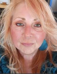 Claire Graff's Instagram, Twitter & Facebook