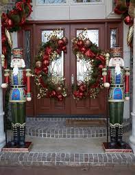 Large decorations for christmas foyer pinterest ideas. 49 Christmas Entryway Ideas Christmas Diy Christmas Deco Christmas Decorations