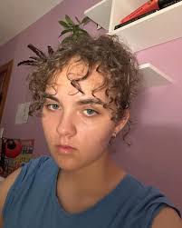 Hiiii everyone. My name is Victoria and I am from Queens, NY and I will be  studying Biology and potentially Neuroscience in CAS. In my free time, I  love to run, listen