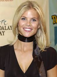 Ellen Woods's Instagram, Twitter & Facebook