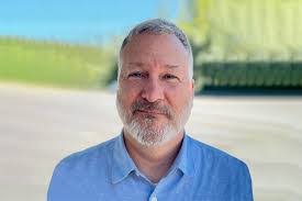 Ken Ernst's Instagram, Twitter & Facebook