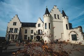 Das entsprechende schloss mit besonderem ambiente für ihre veranstaltungen wie z.b. Hochzeitslocations Nrw Belgien Rheinland Pfalz