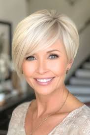 67 Stunning Short Haircuts For Older Women