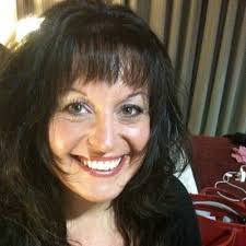 Amanda Poore's Instagram, Twitter & Facebook