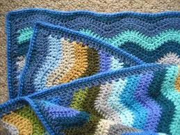 Mijn crochet along deken is bijna klaar, alleen nog draadjes instoppen. Haakpatroon Attic24 Nl Vertaling Ripple Rand Een Mooi Gebaar