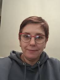 I need your opinions of which haircut you think would suit me the most. I  am the one with the glasses 😉 Also feel free to post any other ideas for  me.