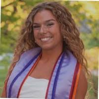 Caroline Barrera's Instagram, Twitter & Facebook