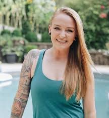 However her dreams were put on hold when she discovered she was pregnant at 16, with boyfriend, ryan edwards ' baby. Maci Bookout Poses Poolside For 2 Great Causes The Hollywood Gossip