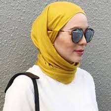 Berkelulusan dalam jurusan kejuruteraan aeronautik daripada kolej imperial london. Vivy Yusof Bio Family Trivia Famous Birthdays