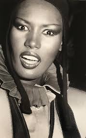 Rose Hartman's Instagram, Twitter & Facebook