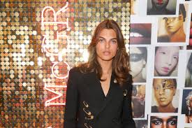 Hurley, 54, wore the dress to. Liz Hurley S Lookalike Son Damian Has Recreated Her Famous Safety Pin Dress Swindon Advertiser