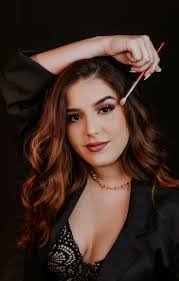 Iris Rocha's Instagram, Twitter & Facebook