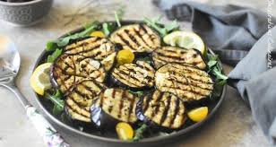 Aubergines Grillees Marinees A L Huile D Olive Ail Et Au Thym Le Blog Cuisine De Samar Recette Aubergines Grillees Recettes De Cuisine Recette Legume Accompagnement