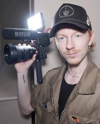 are twin paranormal fans still active?