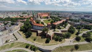 Nauka jest niesamowita » z lotu ptaka. Wspanialy Wawel Widziany Z Lotu Ptaka Zdjecia Z Drona Lovekrakow Pl