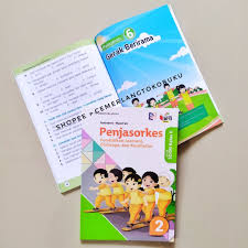 Hal yang kedua adalah tentang materi. Buku Pjok Penjasorkes Kelas 2 Sd Kurikulum 2013 Penerbit Erlangga Shopee Indonesia