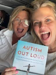 Kelly Summerlin's Instagram, Twitter & Facebook