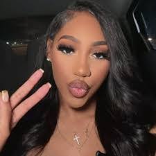 Madison Oakley's Instagram, Twitter & Facebook