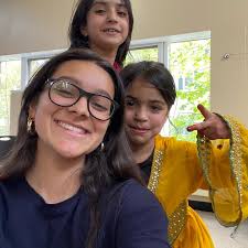 💎IRIS Fundraiser Raffle! 🖼️Enter our raffle to win beadwork earrings, an  original print drawn by my lovely friend @dtcguo and to raise funds for New  Haven's Integrated Refugee and Immigrant Services. 1