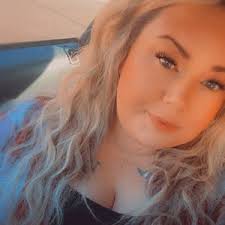 Emily Lovins's Instagram, Twitter & Facebook