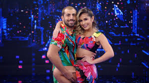 Segundo o colunista fefifo, do uol, a produção está se preparando para a edição de despedida e a ideia é convidar participantes que… Temporada Final Da Danca Dos Famosos Reune Campeoes De Edicoes Anteriores