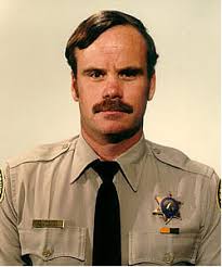 Officers Danny Oliver & Michael Davis Jr.: 5 Fast Facts