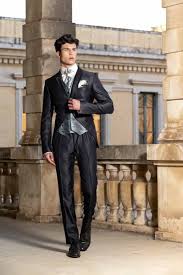 Collezione di abiti da cerimonia uomo estivi colorati in tessuti freschi esclusivamente made in italy. Abito Da Sposo Collezione 2021 E Abiti Uomo Collezione 2021