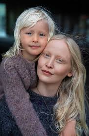 I photographed Tanja, along with her daughter Bergdísi, a few years ago in  Reykjavík, Iceland. When we met, she had just returned from Los Angeles.  Despite the cold August weather in Iceland,