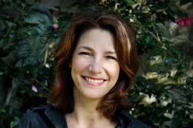 Julie Catt suspended from psychology after 'full-blown emotional affair'  with client