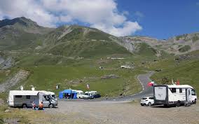 La montée a vu l'échappée, initialement composée de 17 coureurs, s'étioler, tout comme le peloton. Tour De France 2019 Trois Choses A Savoir Sur La 14e Etape Le Parisien